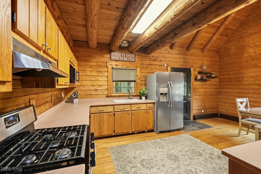 3590 E Aurora Road