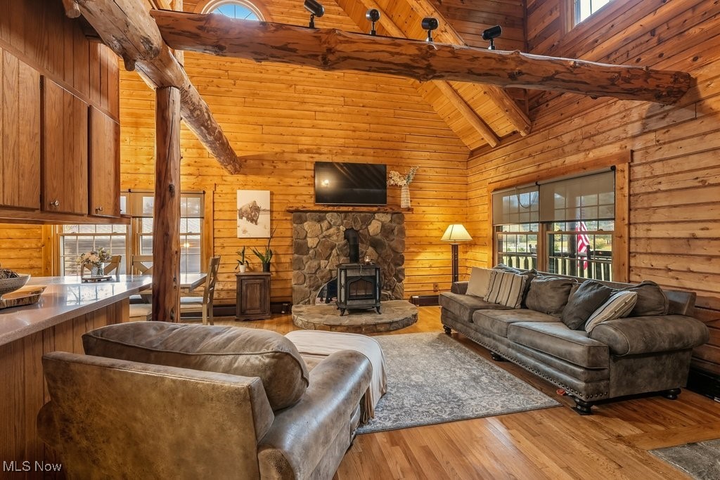 3590 E Aurora Road