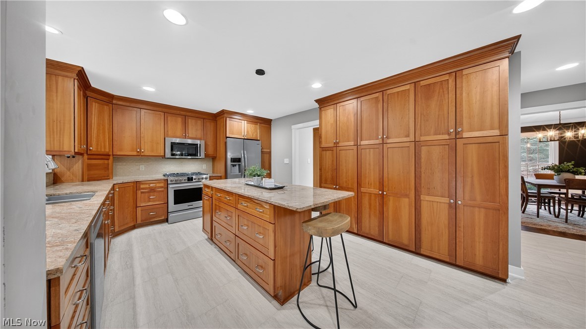 967 Robinwood Hills Drive