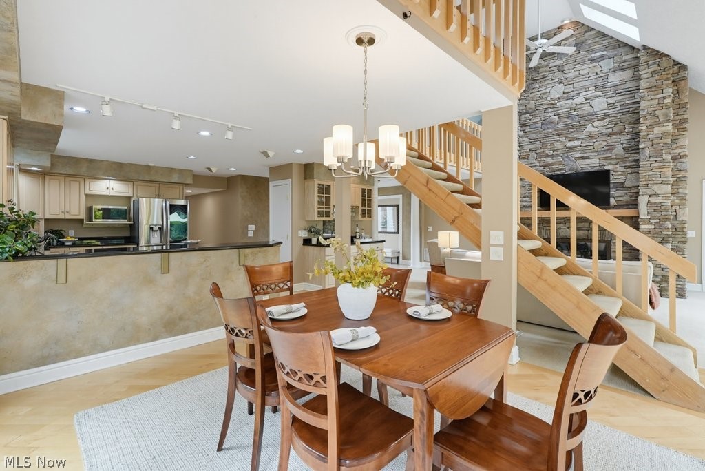 975 Meadowlark Circle