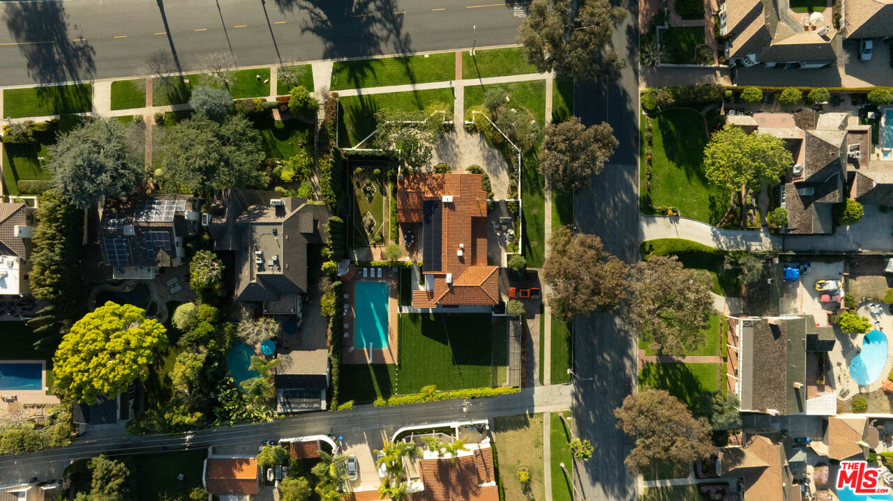 4282 Pacific Ave