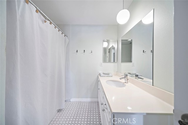 615 E Broadway Unit: 406