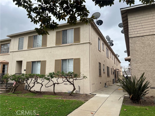 1110 E Carson ST