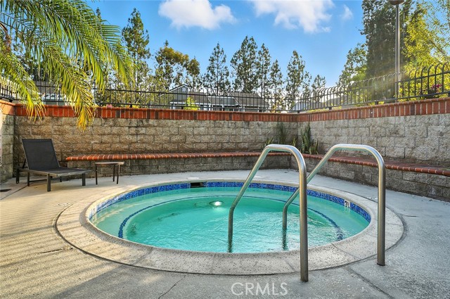 18 Oak Spring LN Unit: 309