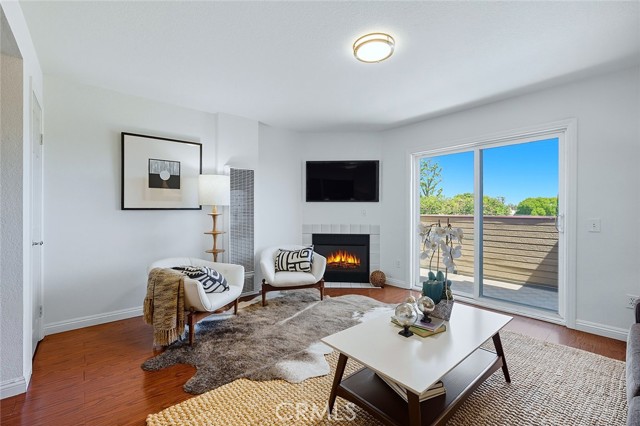 1355 Loma AVE Unit: 306