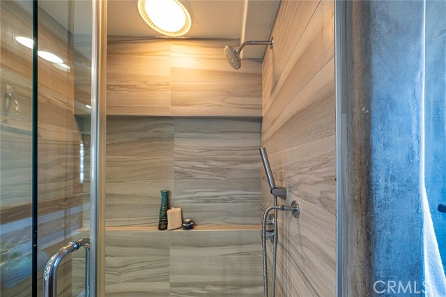 825 W 6th ST Unit: 3