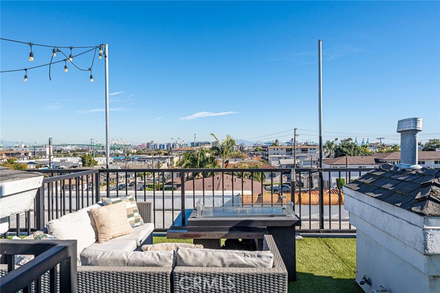 825 W 6th ST Unit: 3