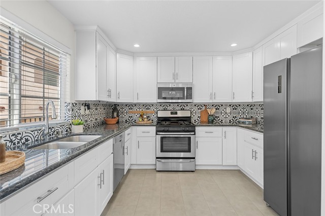 825 W 6th ST Unit: 3