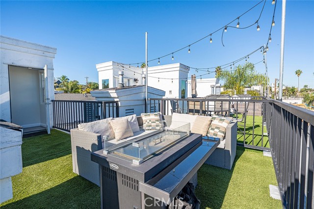 825 W 6th ST Unit: 3