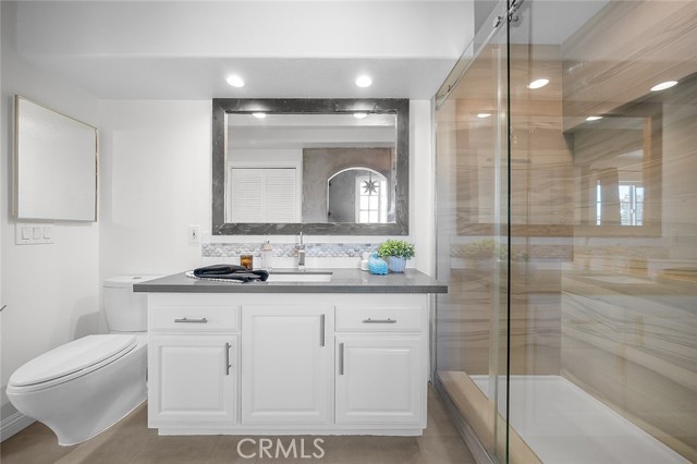 825 W 6th ST Unit: 3