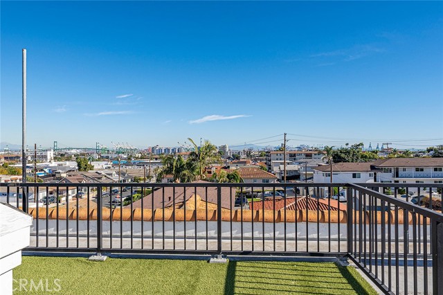 825 W 6th ST Unit: 3