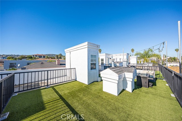 825 W 6th ST Unit: 3