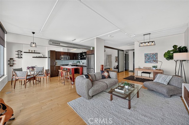 1100 South Hope St Unit: 1006