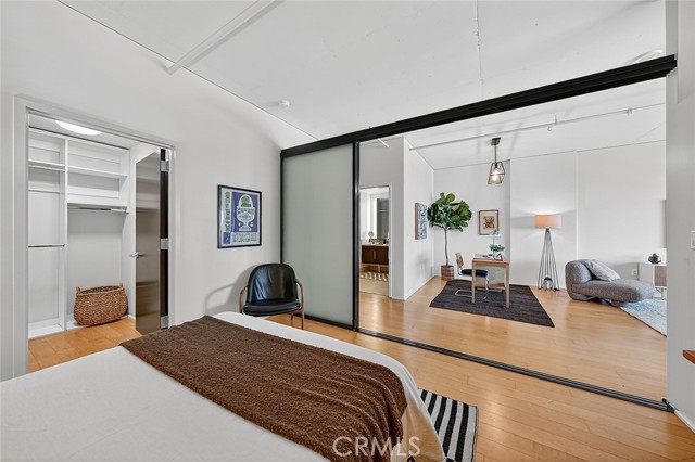 1100 South Hope St Unit: 1006