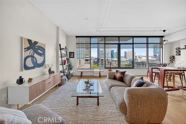 1100 South Hope St Unit: 1006