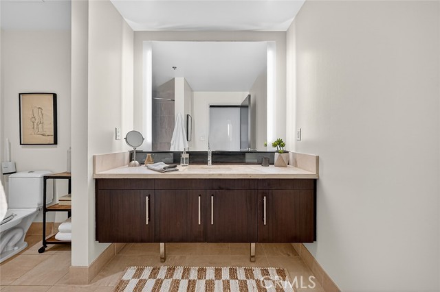 1100 South Hope St Unit: 1006