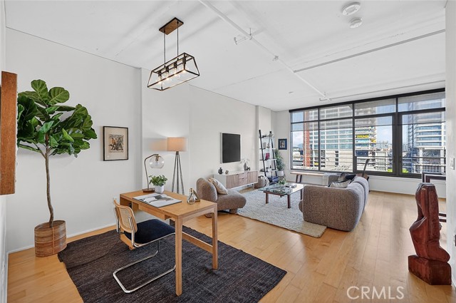 1100 South Hope St Unit: 1006