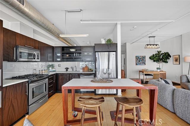 1100 South Hope St Unit: 1006