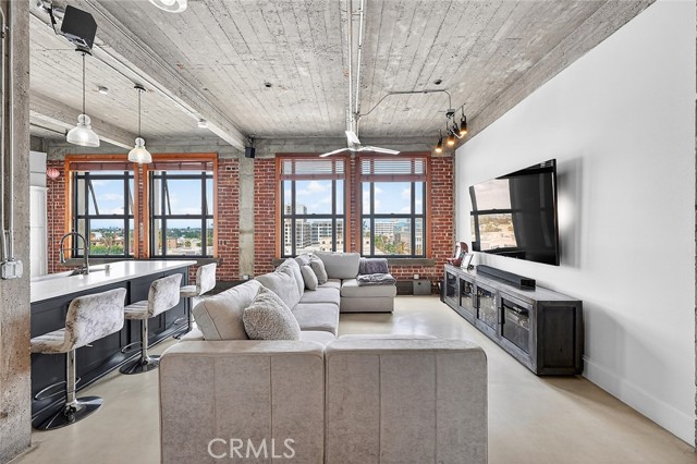 100 W 5th ST Unit: 7E