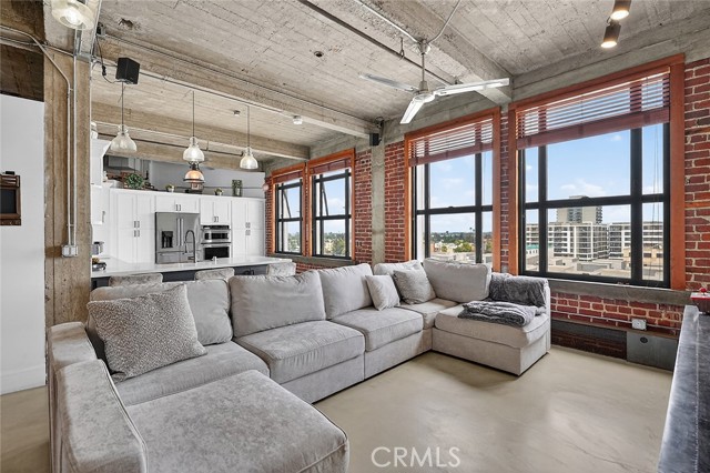 100 W 5th ST Unit: 7E