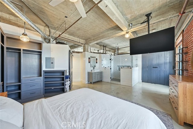 100 W 5th ST Unit: 7E