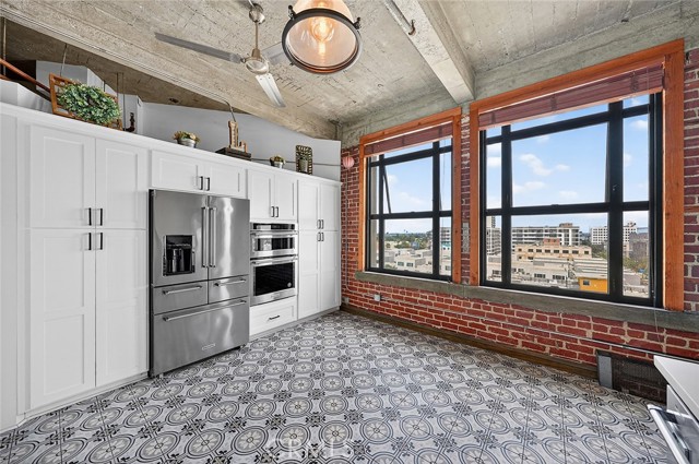 100 W 5th ST Unit: 7E