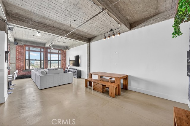 100 W 5th ST Unit: 7E