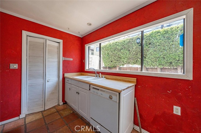 118 Covina AVE
