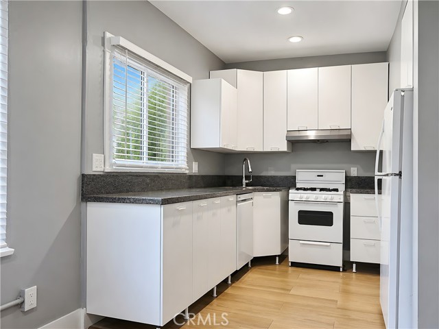 635 Elm AVE Unit: 10