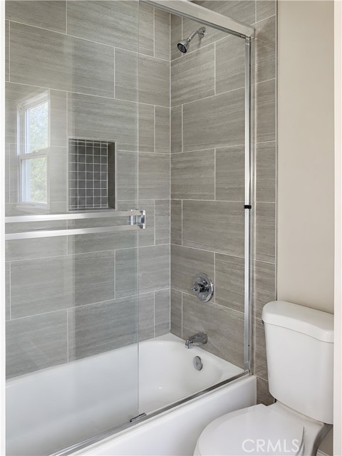 635 Elm AVE Unit: 17