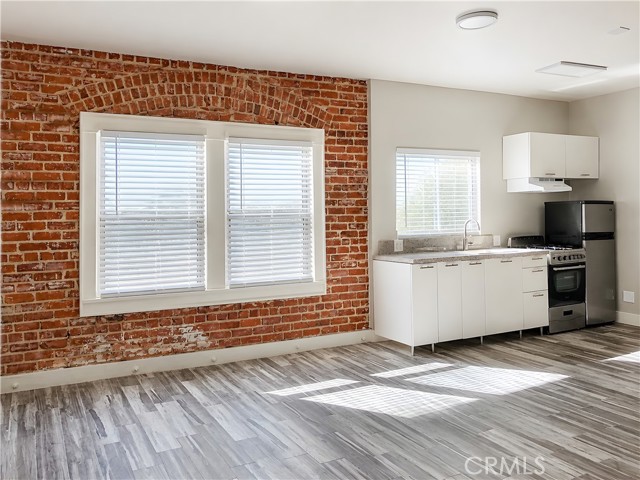 635 Elm AVE Unit: 17