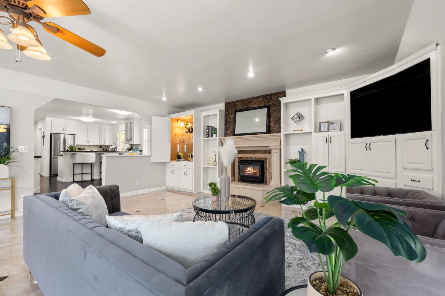 620 Tanbark Oak Court