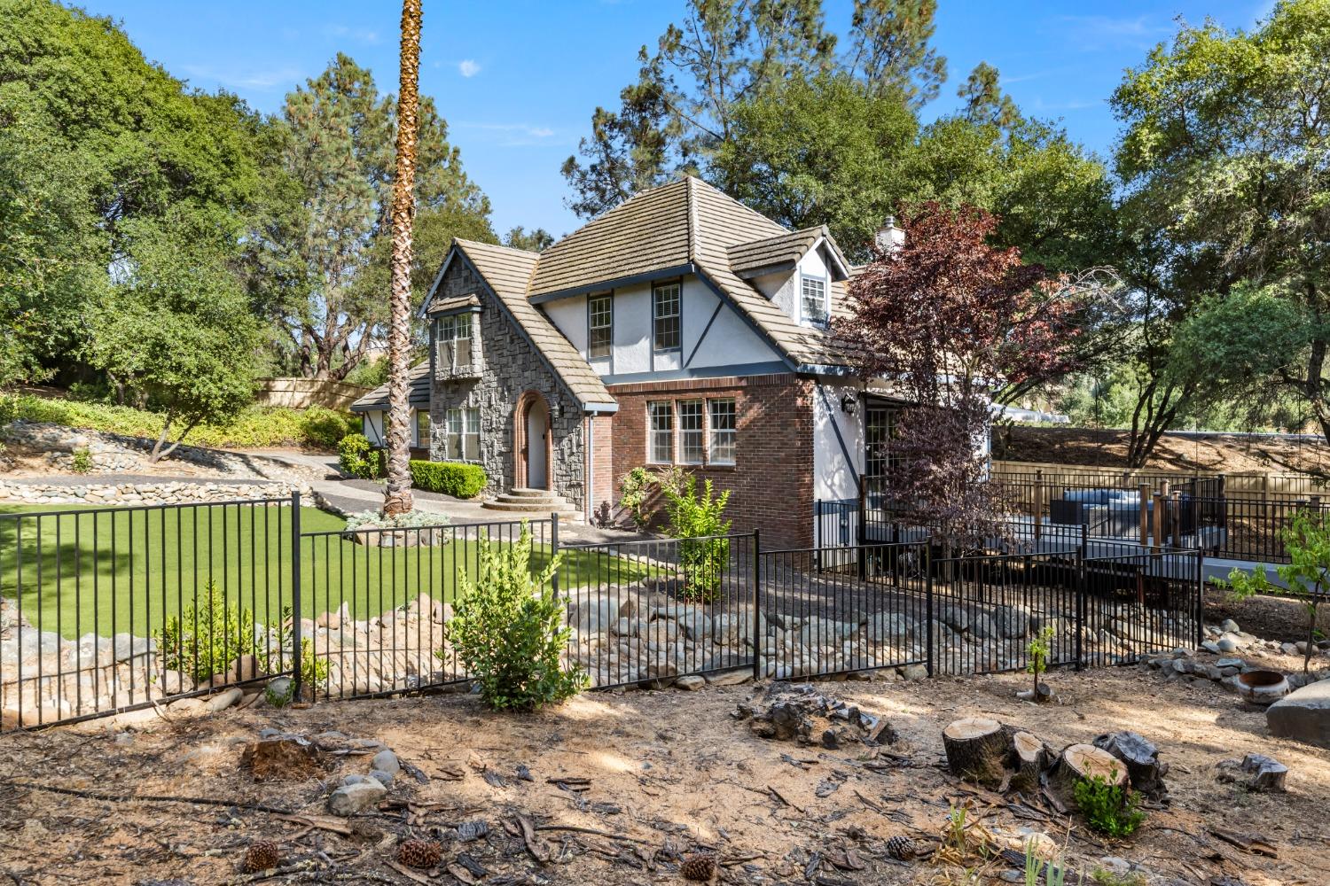 620 Tanbark Oak Court