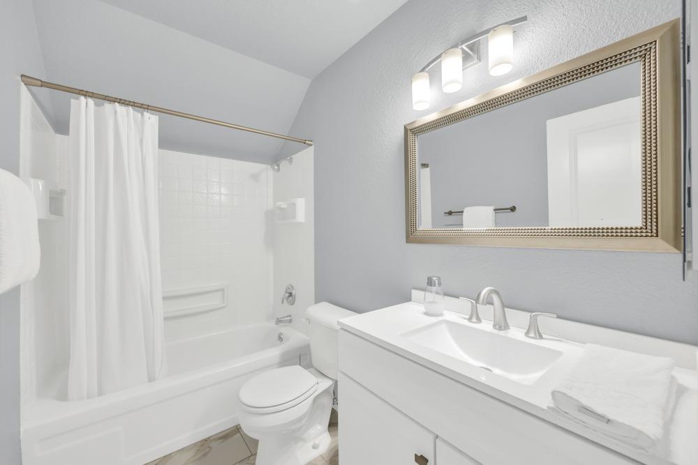 13657 Fair Oaks Boulevard