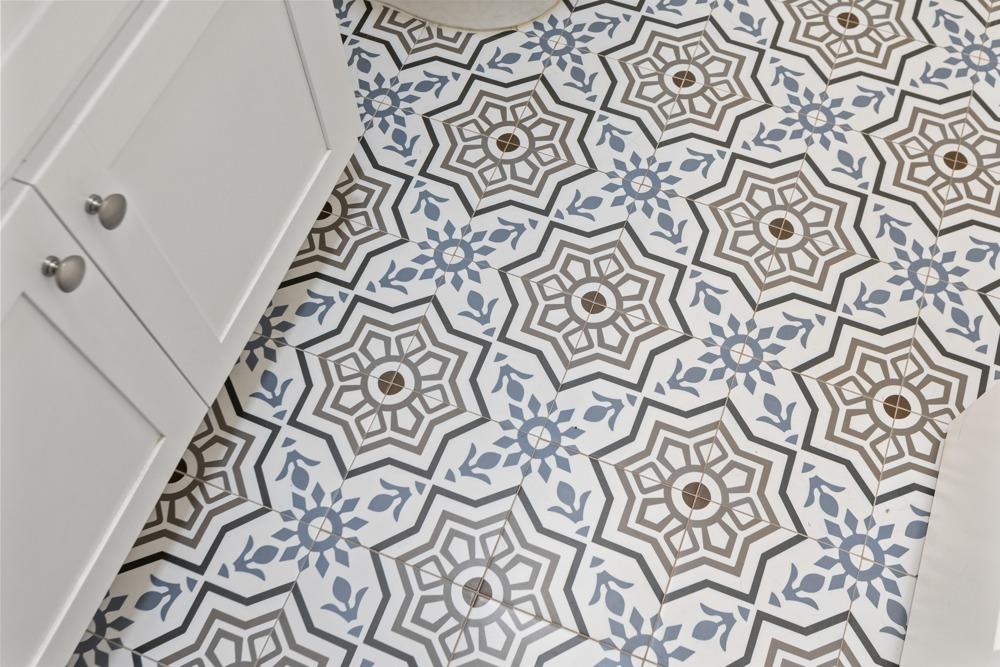 8302 Sunny Creek Way