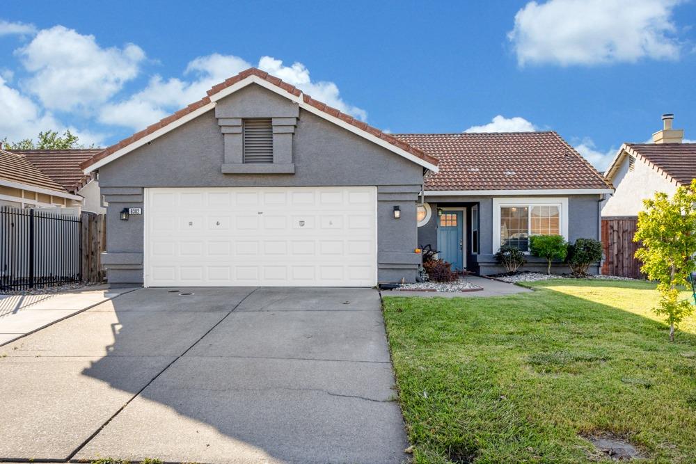 8302 Sunny Creek Way