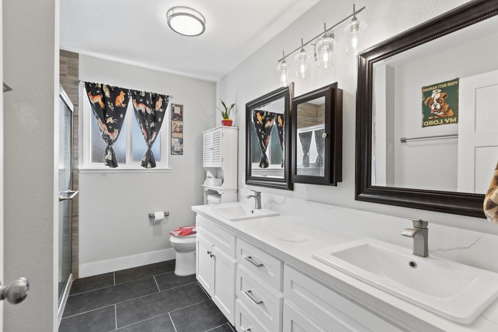 8302 Sunny Creek Way