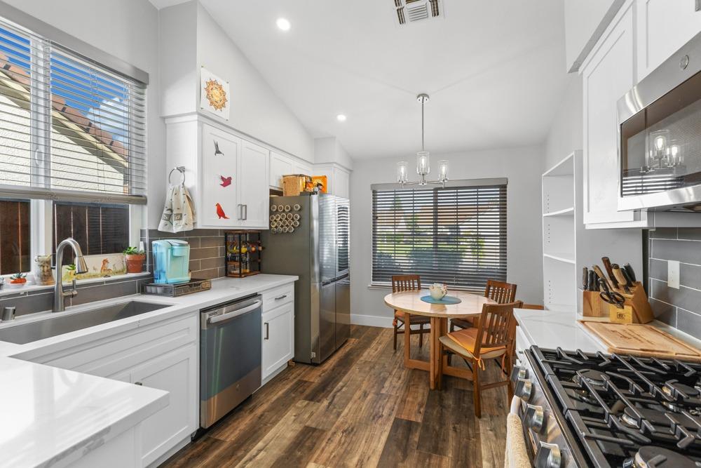 8302 Sunny Creek Way