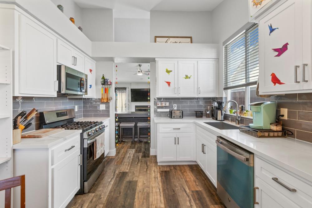 8302 Sunny Creek Way