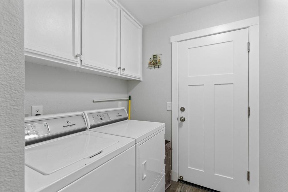 8302 Sunny Creek Way