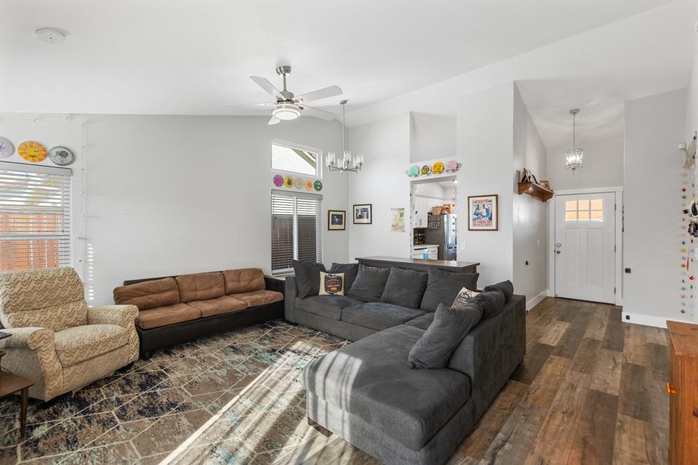 8302 Sunny Creek Way