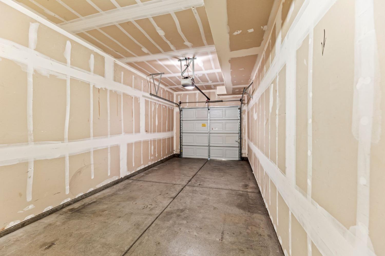 1300 Moon Circle 1323