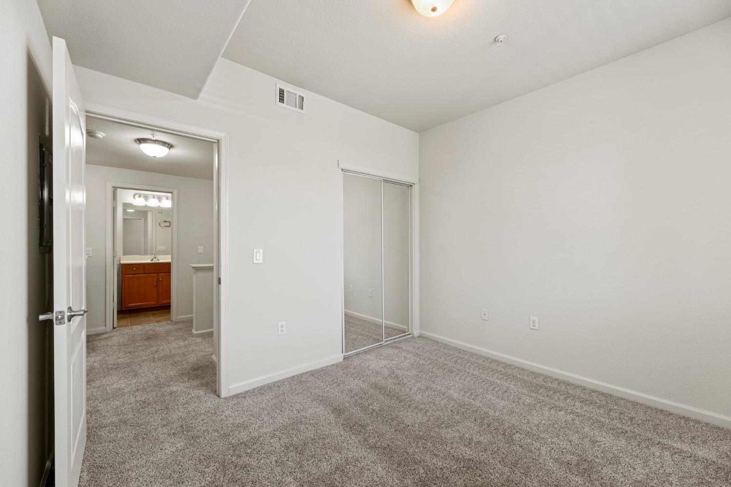 1300 Moon Circle 1323