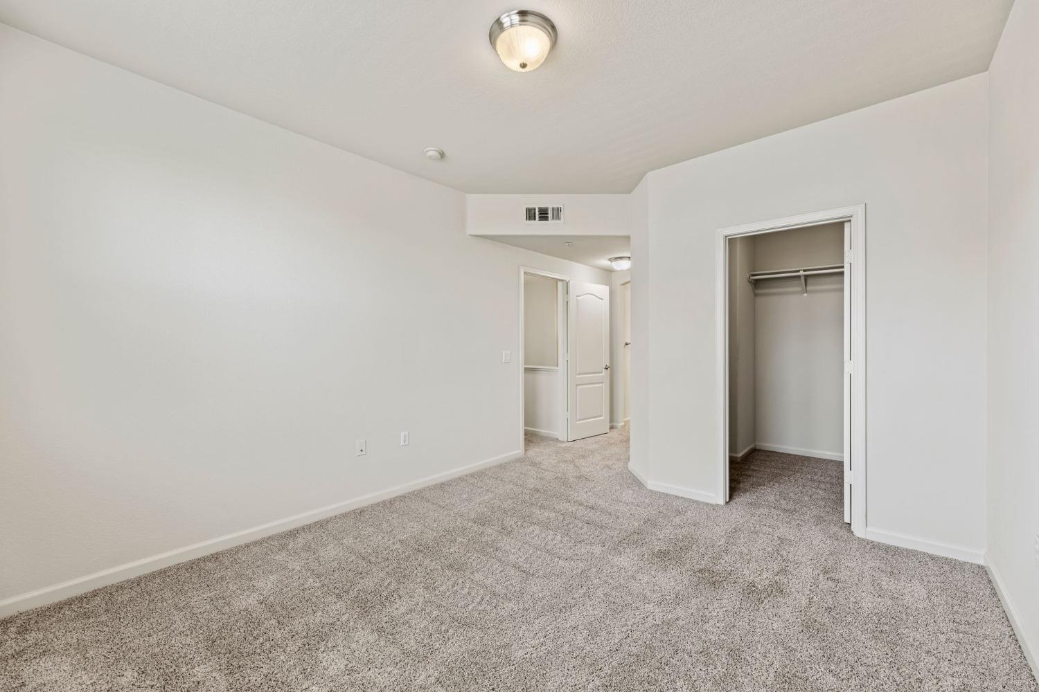 1300 Moon Circle 1323