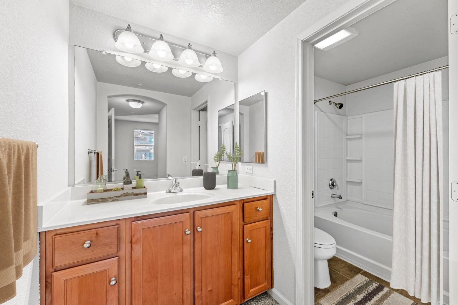 1300 Moon Circle 1323