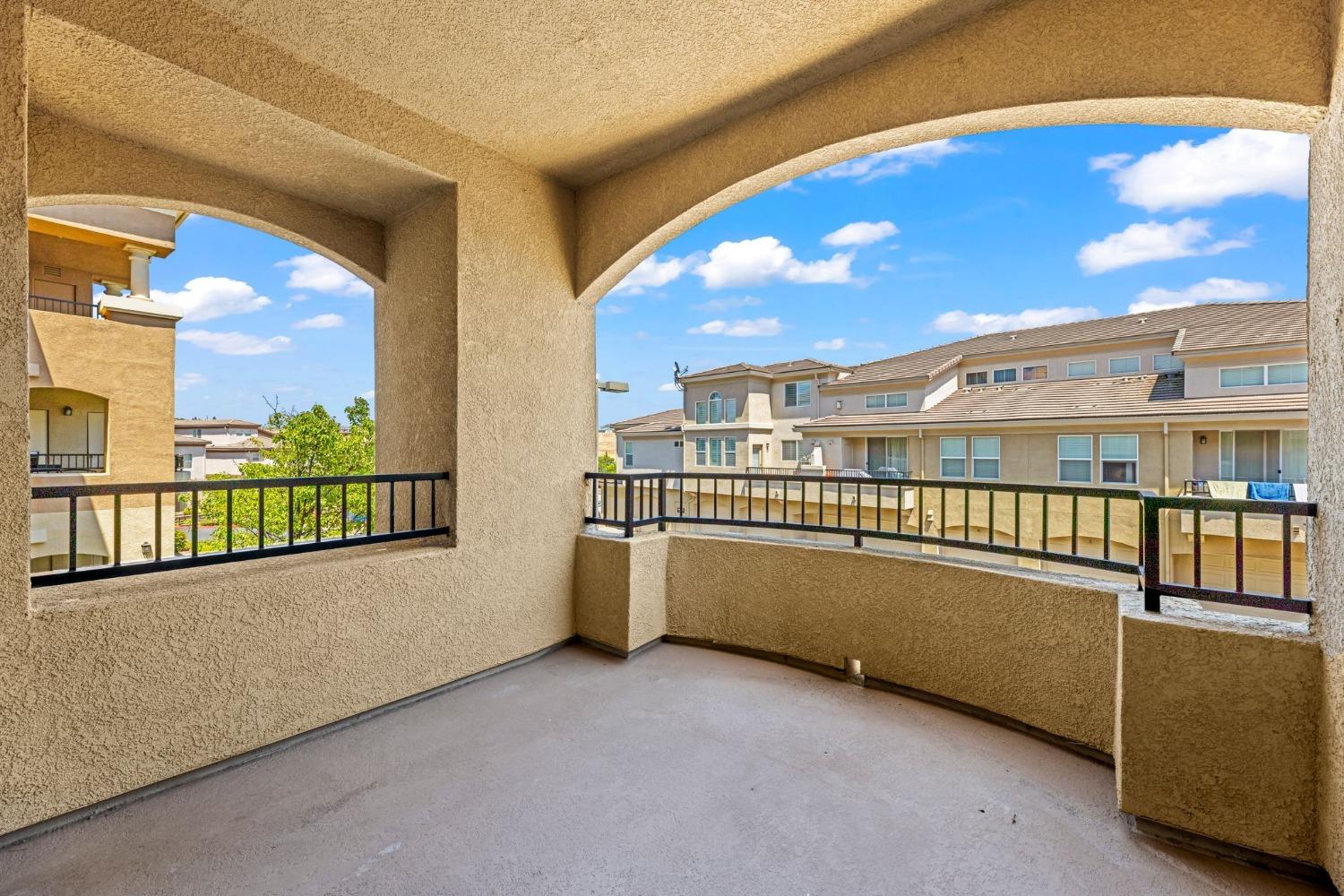 1300 Moon Circle 1323