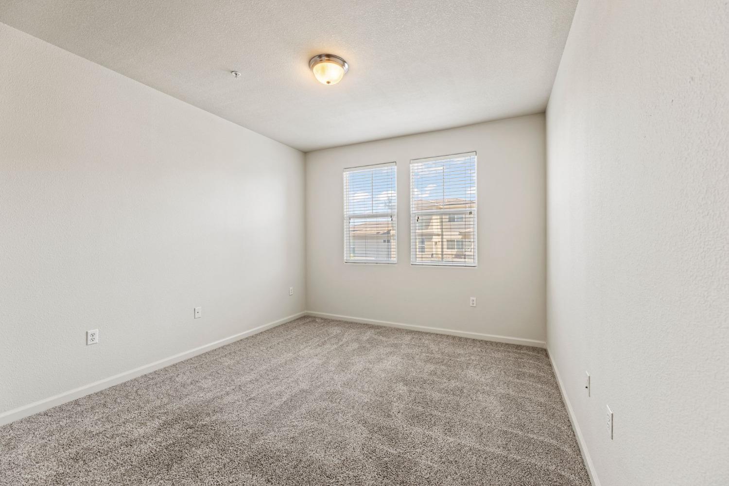 1300 Moon Circle 1323