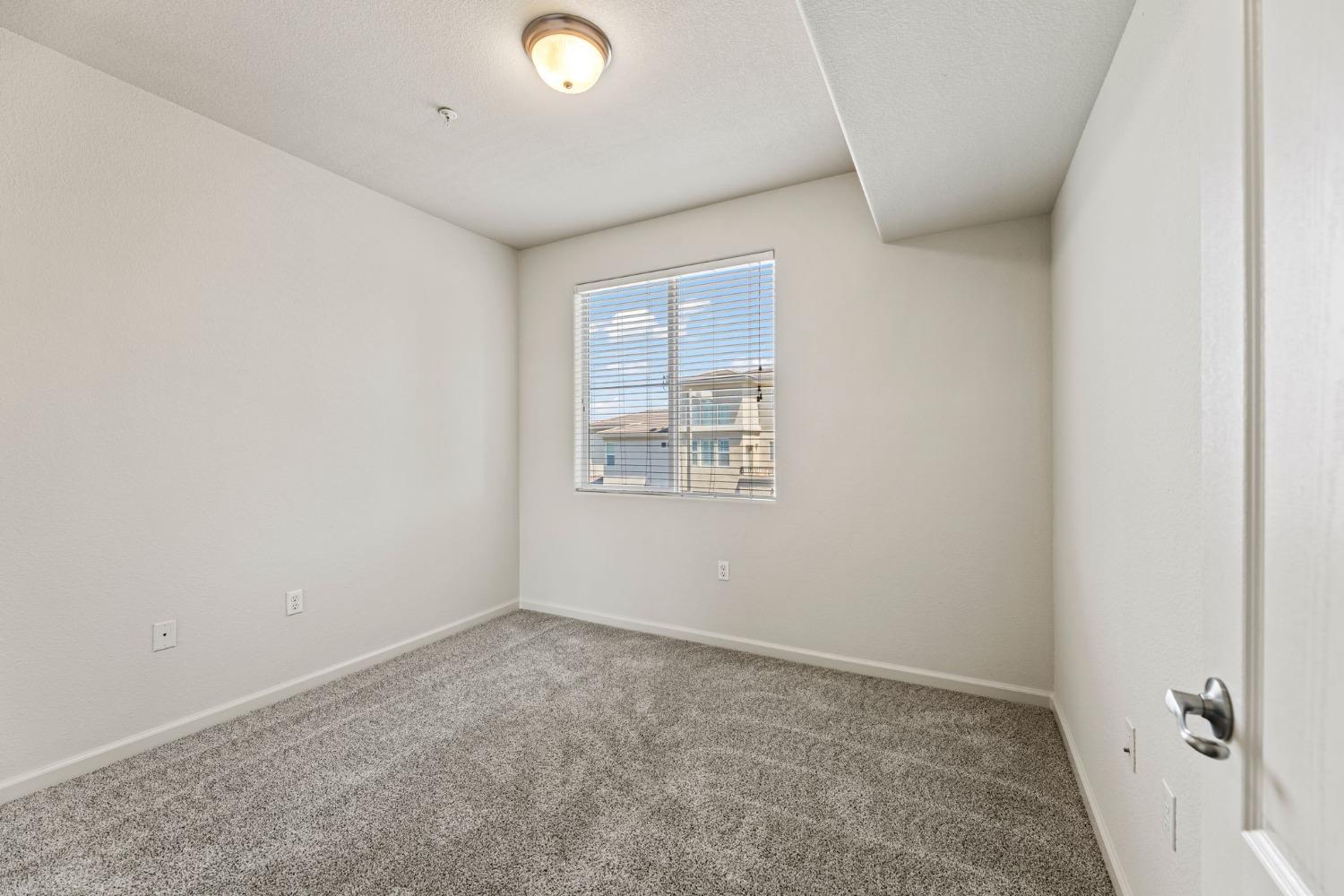 1300 Moon Circle 1323