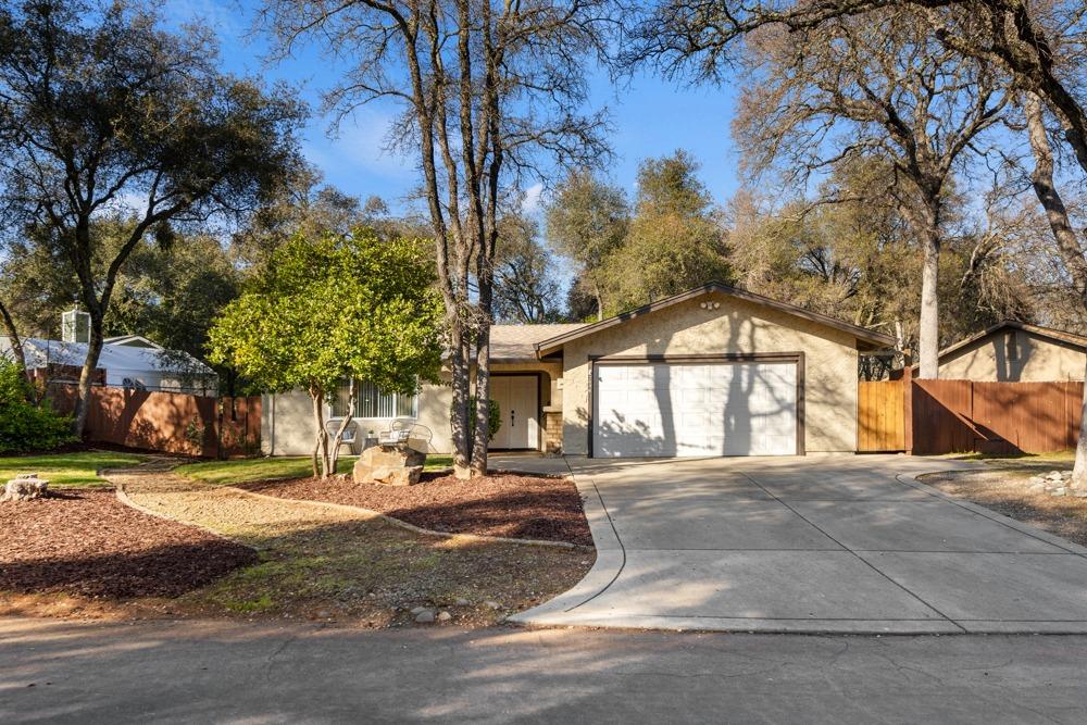 2606 Deer Trail Lane