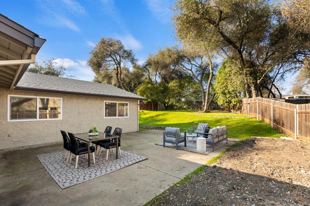 2606 Deer Trail Lane